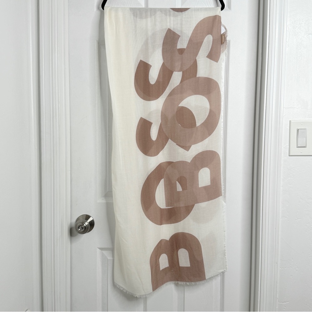 Boss woman’s scarf